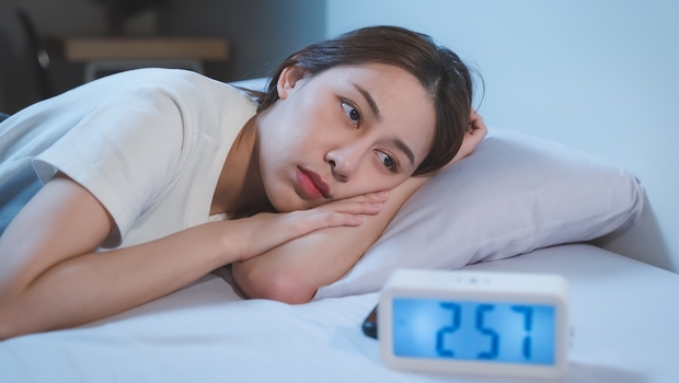 Chữa chứng mất ngủ nằm không yên dùng huyệt nào?